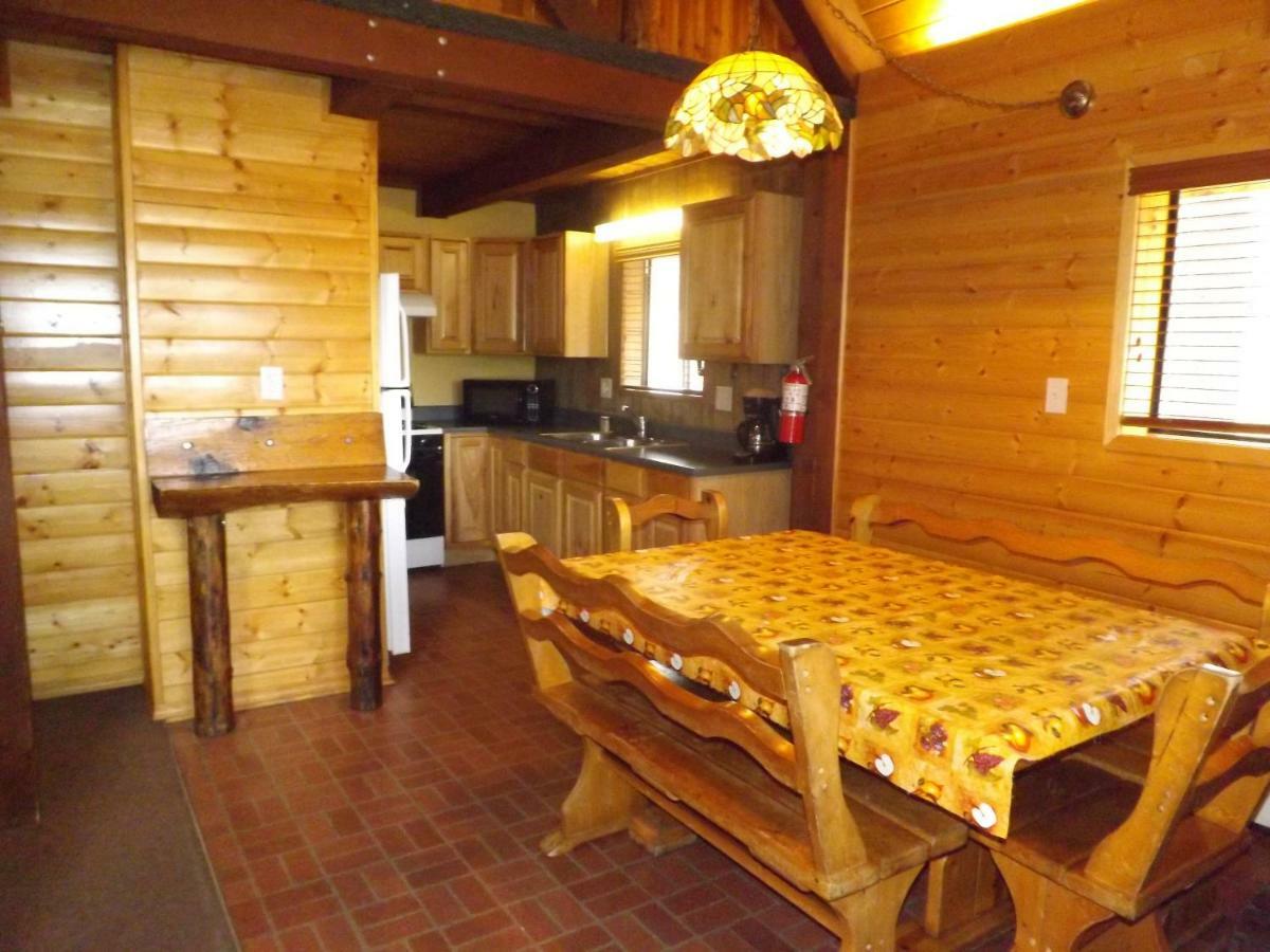 Arizona Mountain Inn & Cabins フラッグスタッフ エクステリア 写真